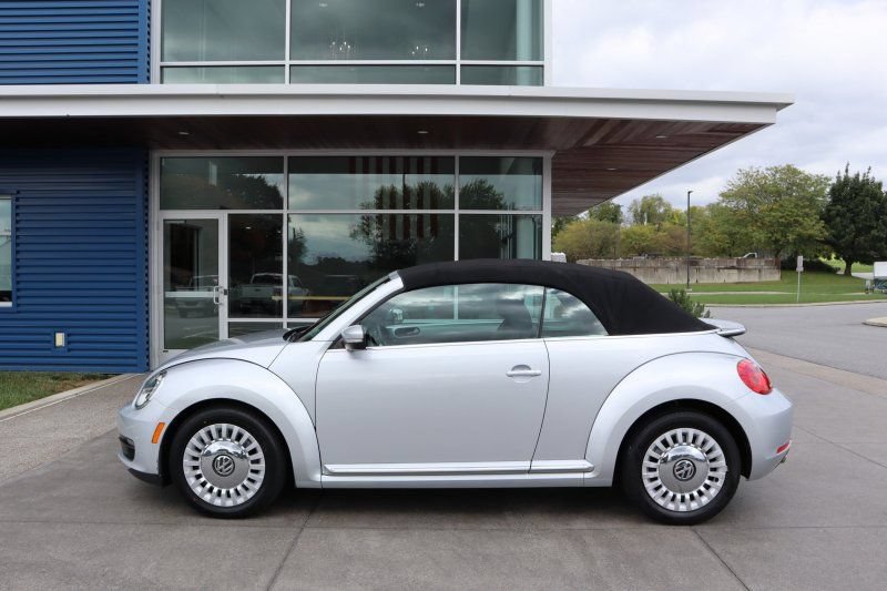Used 2013 Volkswagen Beetle 2.5 FWD image 9