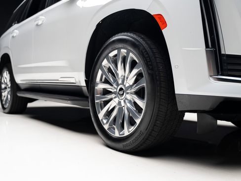 Used 2024 Cadillac Escalade Premium Luxury AWD/4WD image 81