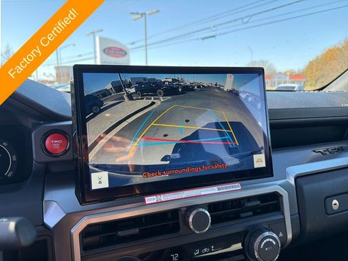 Used 2025 Toyota Tacoma TRD Sport image 18