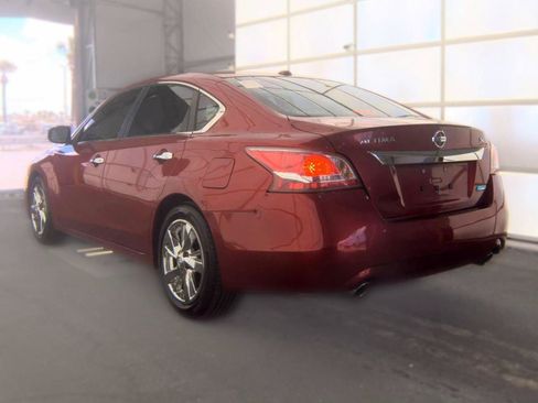 Used 2013 Nissan Altima 2.5 SL w/ Technology Pkg FWD image 6