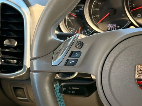 Used 2014 Porsche Cayenne Platinum Edition image 33