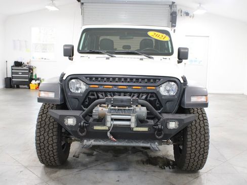 Used 2021 Jeep Gladiator Sport image 3