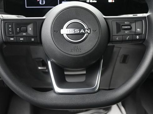 Used 2025 Nissan Kicks S w/ Interior Electronics Package FWD image 18