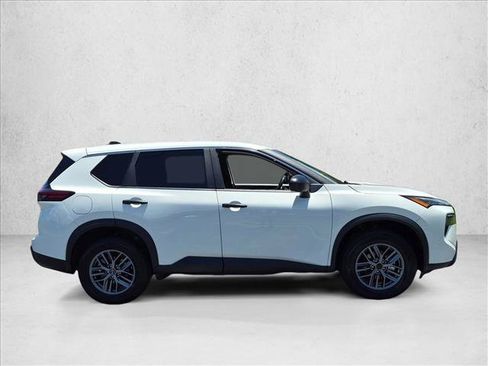 Used 2024 Nissan Rogue S AWD/4WD image 4