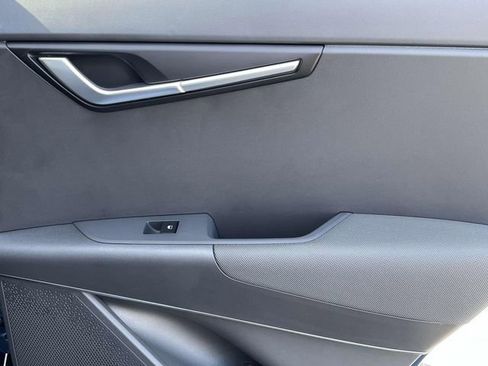 Certified 2025 Kia Niro SX Touring image 16