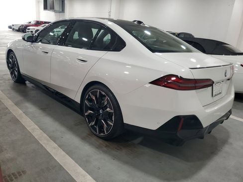 Used 2026 BMW 530i w/ M Sport Package image 4