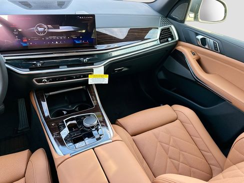 New 2026 BMW X5 xDrive50e w/ Premium Package AWD/4WD image 18