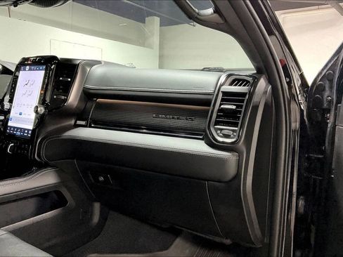 Used 2024 RAM 2500 Limited AWD/4WD image 19