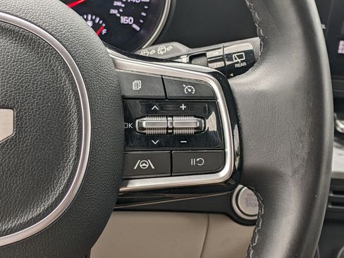 Certified 2023 Kia Carnival LX image 21