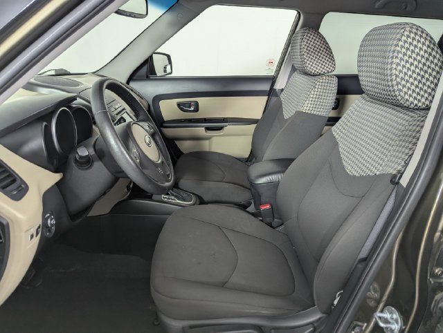 Used 2012 Kia Soul ! FWD image 10