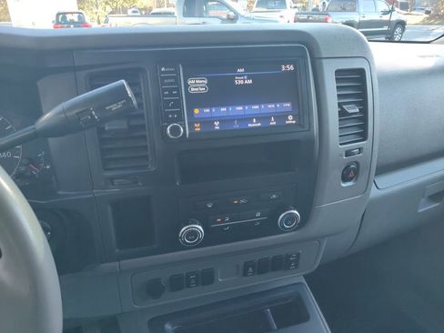 Used 2019 Nissan NV 2500 SV image 28