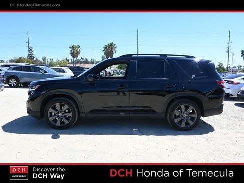 Used 2025 Honda Pilot Sport image 4