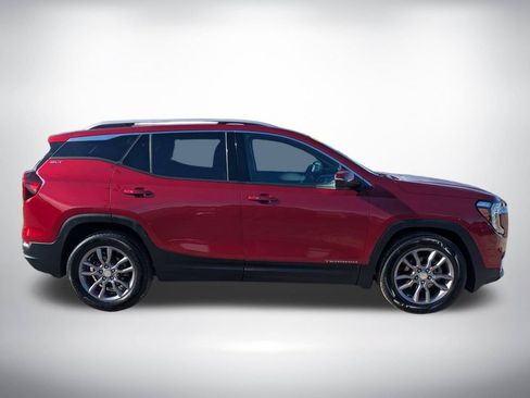 Used 2023 GMC Terrain SLT w/ Tech Package FWD image 2