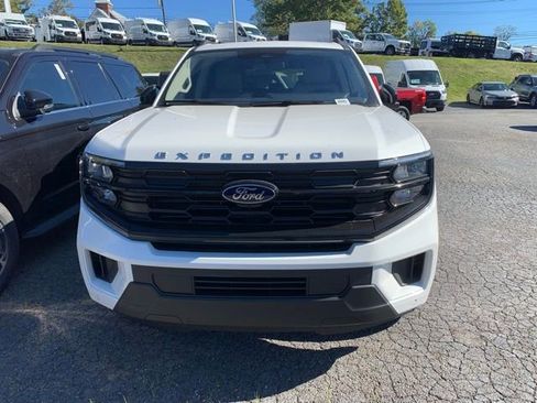 New 2025 Ford Expedition Active image 11