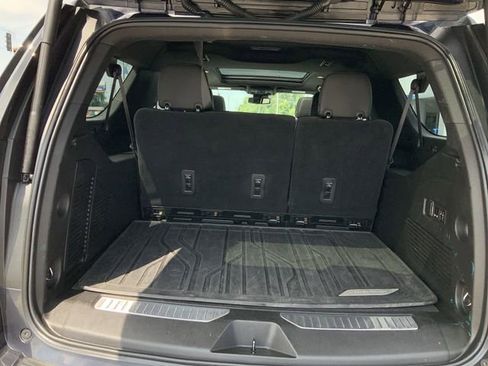 Used 2023 Chevrolet Suburban RST w/ Luxury Package image 13