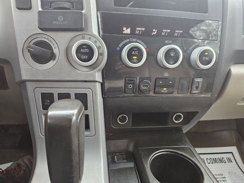 Used 2008 Toyota Sequoia SR5 AWD/4WD image 19
