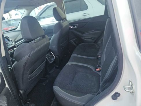 Used 2022 Subaru Forester Premium image 8