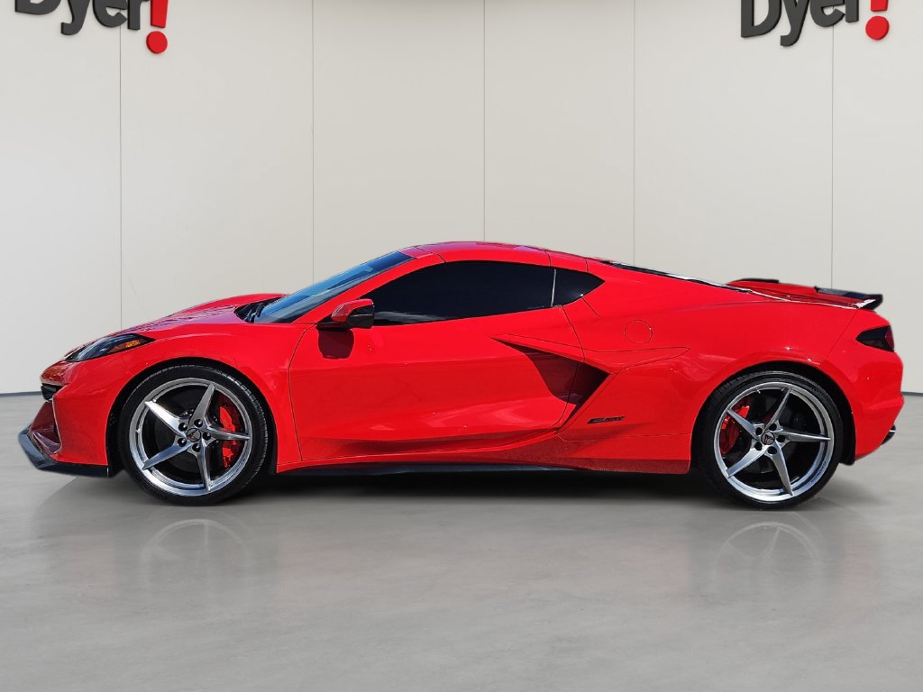 Used 2025 Chevrolet Corvette E-Ray AWD/4WD image 2
