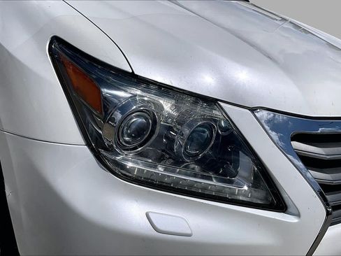 Used 2014 Lexus LX 570 4WD image 25
