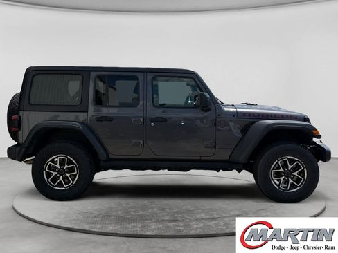Used 2024 Jeep Wrangler Unlimited Rubicon AWD/4WD image 4