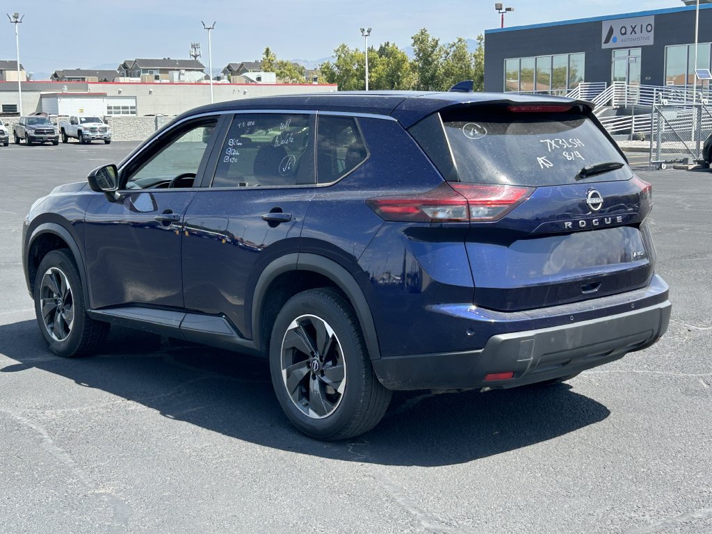 Used 2025 Nissan Rogue SV AWD/4WD image 6
