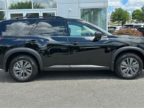 Used 2026 Nissan Pathfinder SV w/ SV Premium Package AWD/4WD image 29
