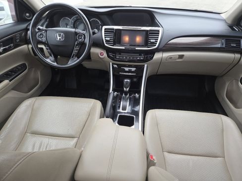 Used 2016 Honda Accord Touring image 21