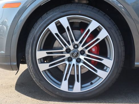 Used 2018 Audi SQ5 Premium Plus w/ S Sport Package AWD/4WD image 27