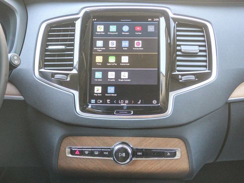 Used 2024 Volvo XC90 T8 Plus w/ Protection Package Premier image 15