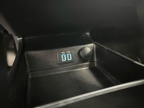 Used 2019 Ford Fusion Energi Titanium image 31