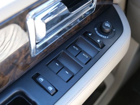 Used 2015 Lincoln Navigator 4WD image 41