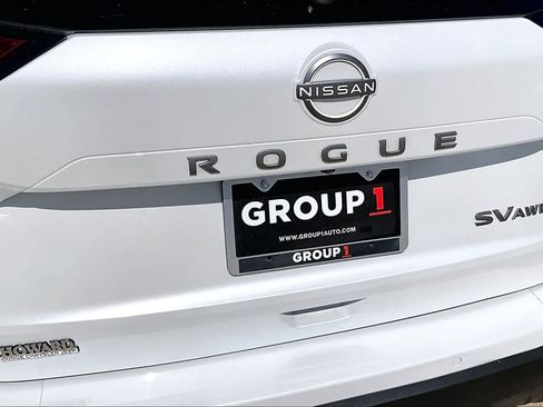 Used 2024 Nissan Rogue SV AWD/4WD image 24