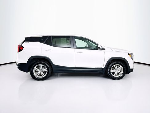 Used 2024 GMC Terrain SLE image 10
