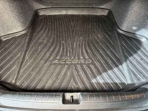Used 2018 Honda Accord LX image 22