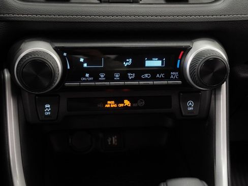 Used 2025 Toyota RAV4 LE image 30