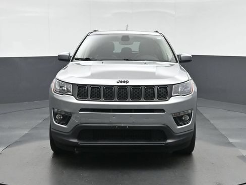 Used 2019 Jeep Compass Latitude AWD/4WD image 2