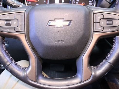 Used 2022 Chevrolet Silverado 1500 High Country image 22