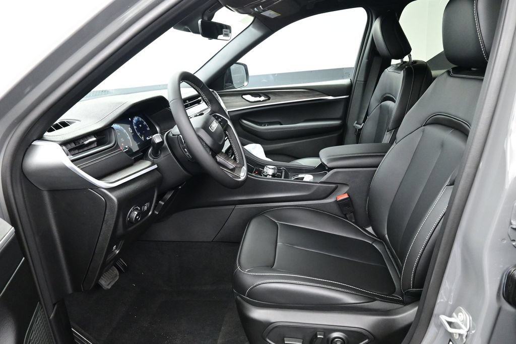 New 2027 Jeep Grand Cherokee Limited AWD/4WD image 10
