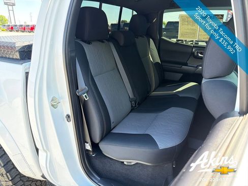 Used 2020 Toyota Tacoma TRD Sport w/ Technology Package AWD/4WD image 17