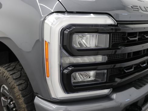 Used 2023 Ford F250 XLT w/ Black Appearance Package AWD/4WD image 26