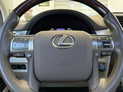 Used 2019 Lexus GX 460 Luxury AWD/4WD image 28