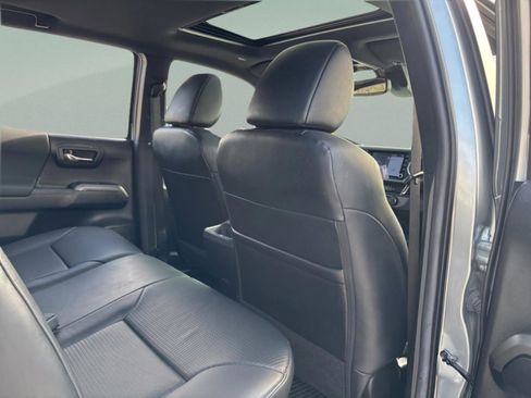 Used 2023 Toyota Tacoma TRD Off-Road w/ TRD Premium Off Road Package image 36