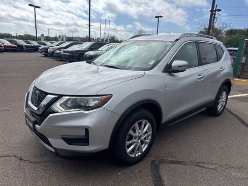Used 2018 Nissan Rogue SV AWD/4WD image 2