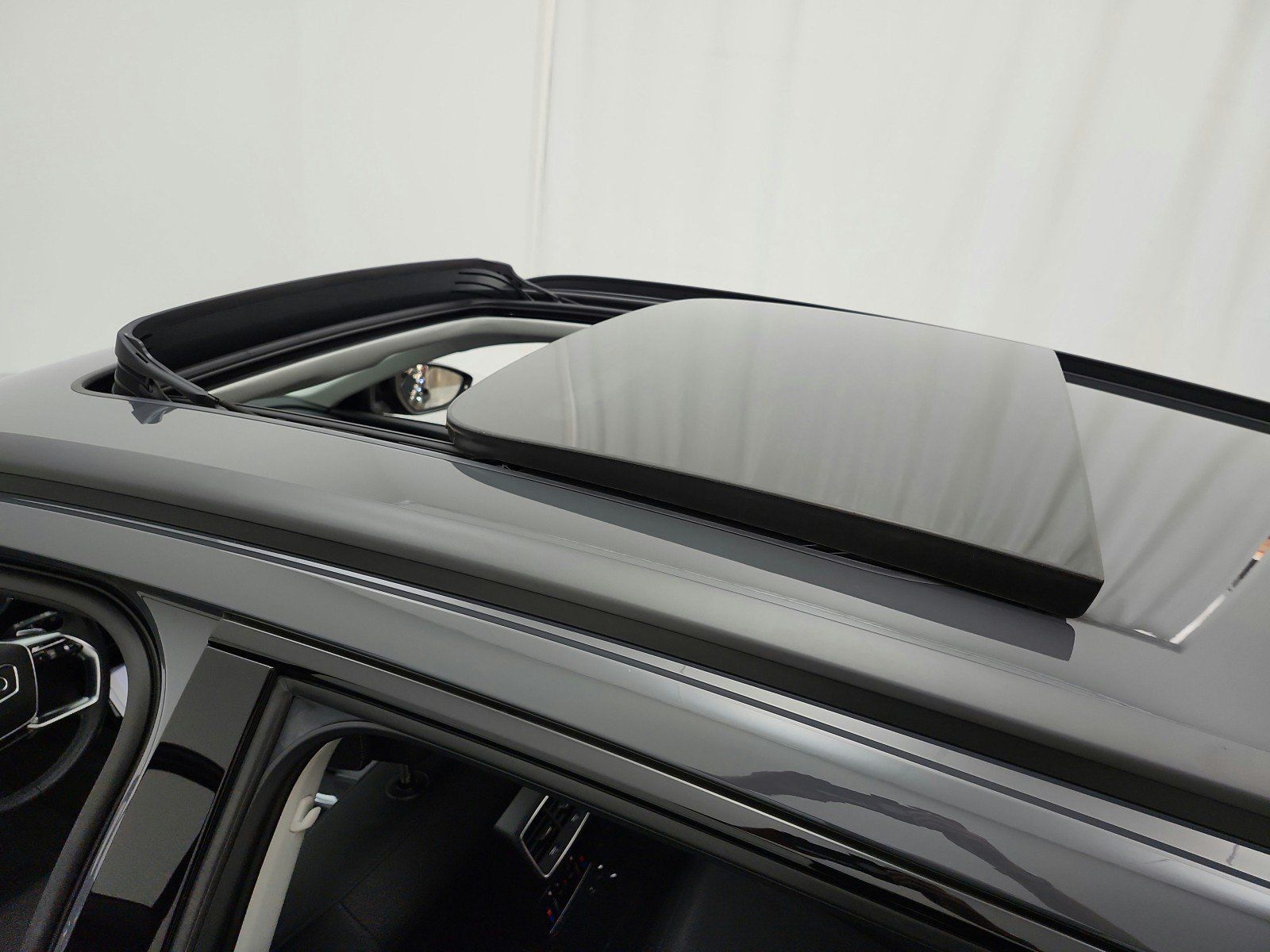 Used 2024 Audi Q8 e-tron Premium AWD/4WD image 11