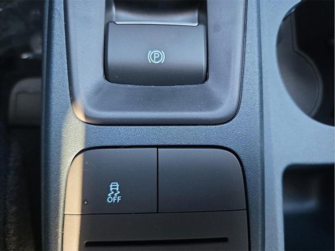 New 2025 Ford Maverick XL image 16