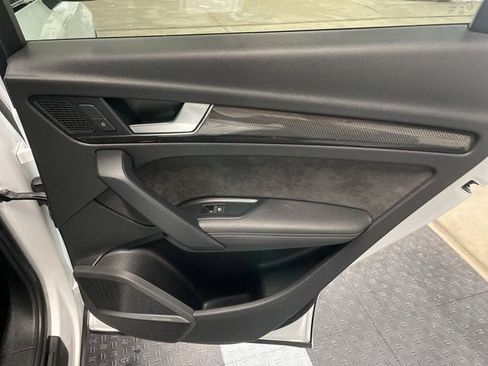 Used 2019 Audi SQ5 Premium Plus w/ Premium Plus Package image 6