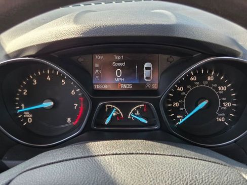 Used 2017 Ford Escape SE w/ Equipment Group 201A FWD image 28