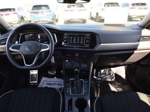 Used 2024 Volkswagen Jetta Sport image 7