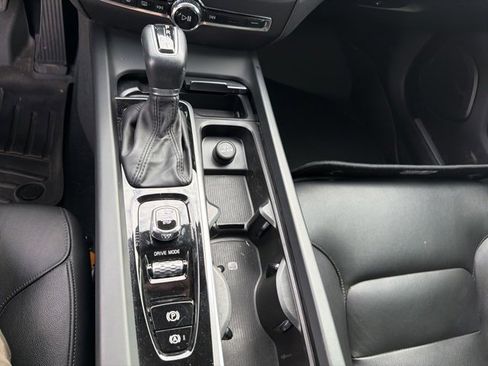 Used 2019 Volvo S60 T5 Momentum image 19