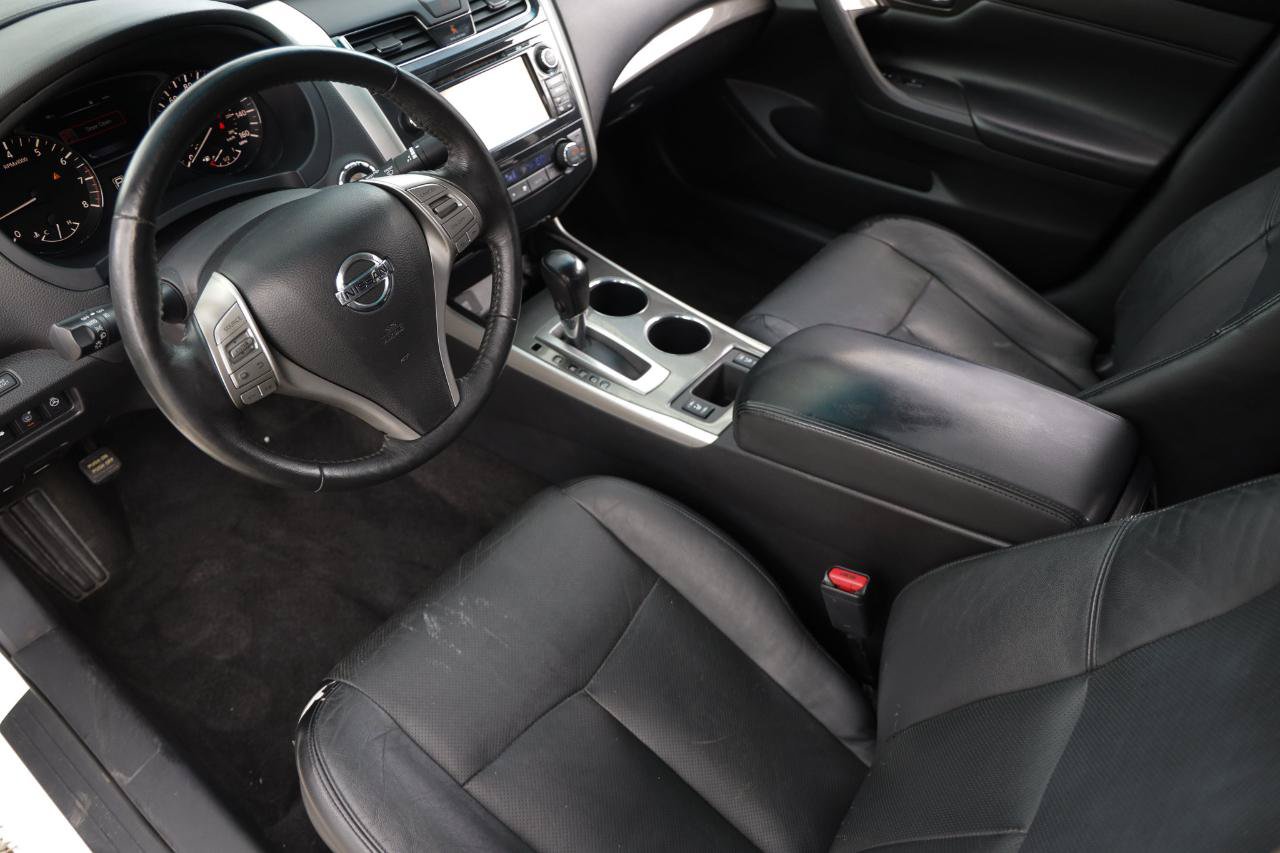 Used 2015 Nissan Altima 2.5 SL w/ Technology Package FWD image 4